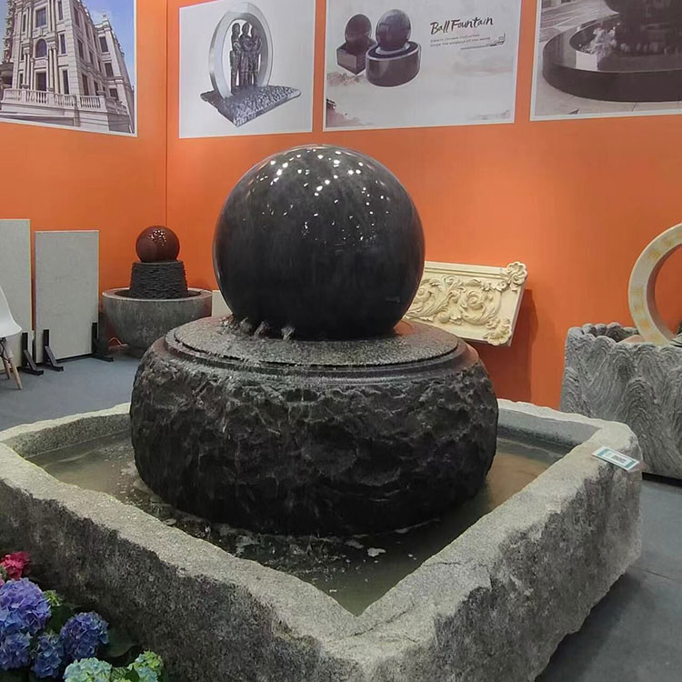 சதுர நிலப்பரப்பு தோட்டம்